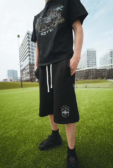 BLACK T-SHIRT